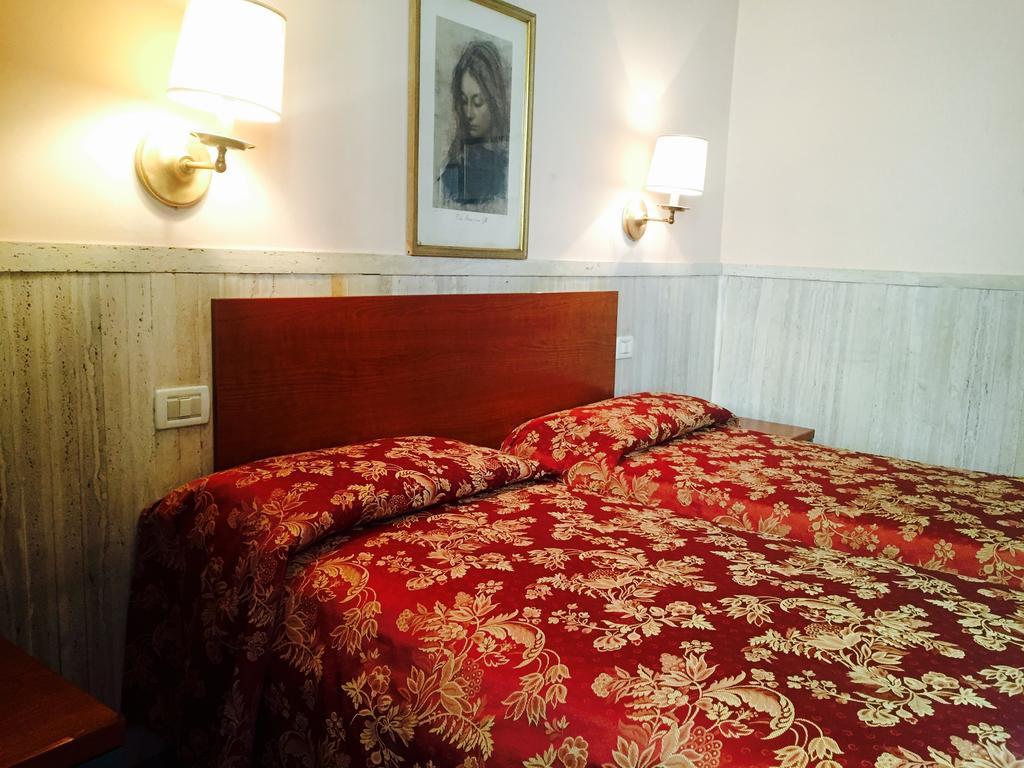Hotel Pyramid Rome Buitenkant foto